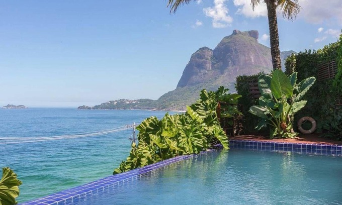 Sao Conrado House | Oceanfront 4 BR Villa in the Heart of Rio's Safest Neighborhood
