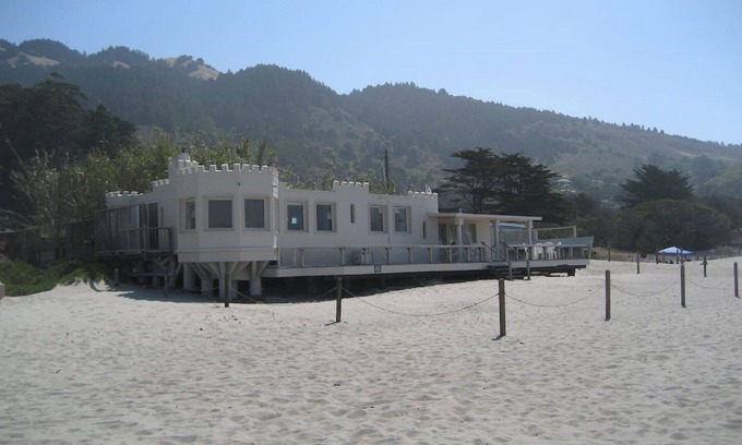 Stinson Beach House | Ocean Front/Beach Front Castle House at Stinson Beach