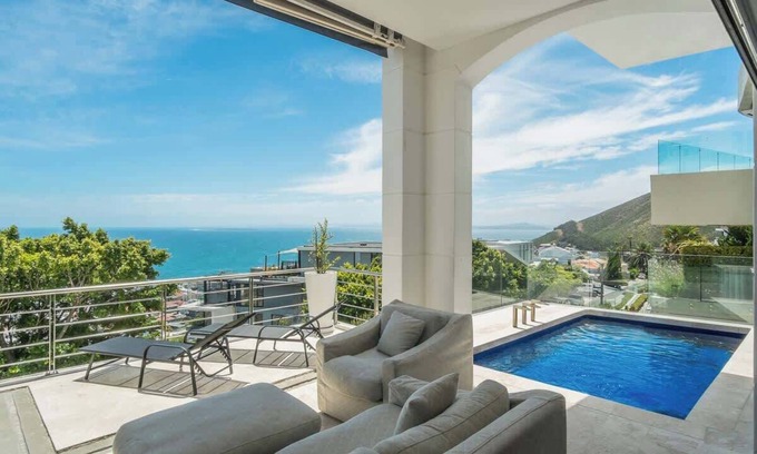 Bantry Bay Villa | Ocean View Elegance - Majestic villa in Bantry Bay