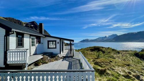 Ballstad Ski Chalet | Ocean View Panorama
