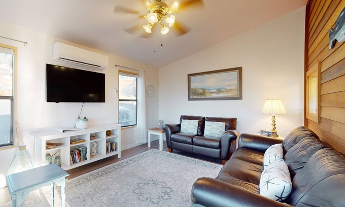 Brookings Cabin | Ocean view retreat with nautical interior, pinball machine, grill, games, & AC