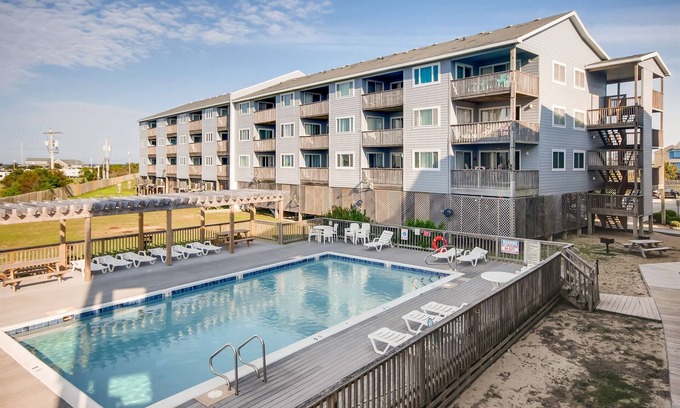 Rodanthe Condo | Ocean Views! 2BR Condo.Pvt Balcony. Pool. Elevator