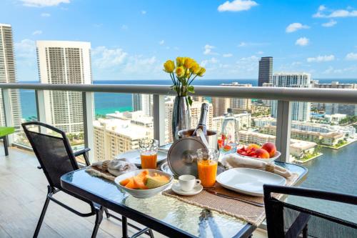 Hallandale Beach Apartment | Ocean Views - Pool & Gym - Pet Friendly - Close to Beach