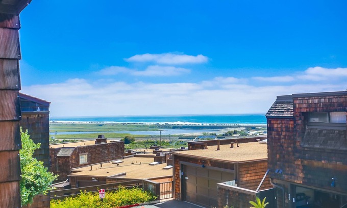 Del Mar Heights Condo | Ocean views! Sea Casa in Del Mar - New Listing
