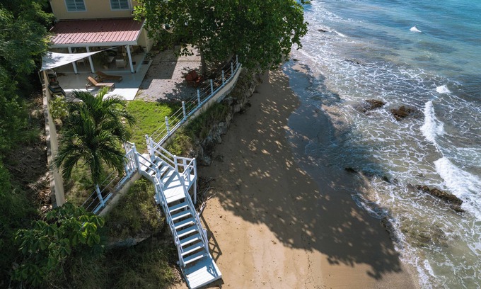 Barrero House | Oceanfront 4 Bedroom Paradise