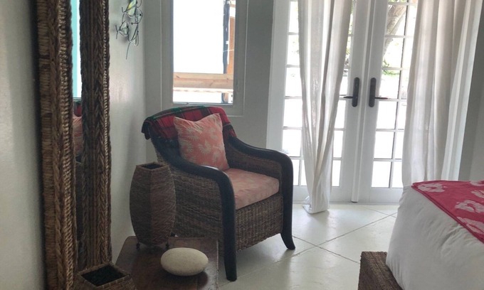 Andros Town House | Oceanfront- Andros Retreat -Fresh Creek-4BR