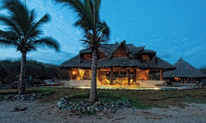 Saladita House | Oceanfront Large Beach Estate Pool. Surfers Paradise. Sleeps 16+ Saladita 1 mile