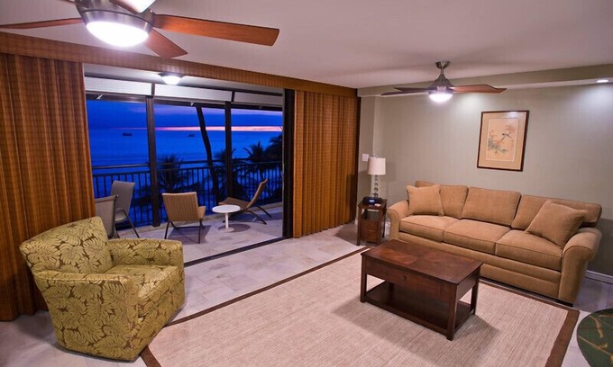 Historic Kailua Village Condo | Oceanfront Paradise In Kailua-Kona -1 Bedroom-2 Bath Condominium