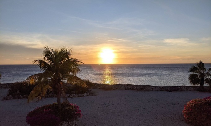 Sabana Westpunt House | Oceanfront property with gorgeous sunset views