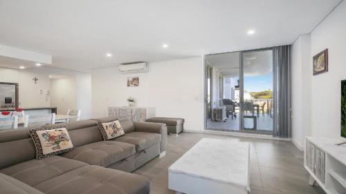 Central Coast House | Oceans Edge #19 Short Walk To Beach , Shops and Cafes Accom Holidays