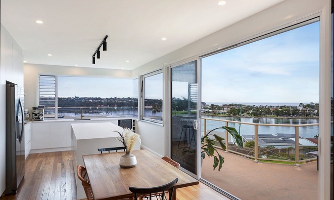 Merimbula Cabin | Oceanview Oasis - 3 bedroom sanctuary