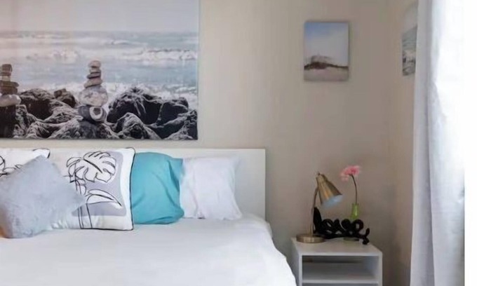 North Central Edmonton Condo | ❤️ of Edmonton ❤️ Brewery Dist 🍻 Pet Friendly🐶❤️