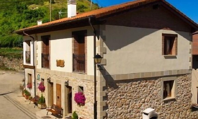 Bernedo Cottage | OFFER - Self catering Gaztelubidea for 4 + 2 persons