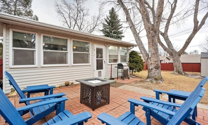 East Colorado Springs House | Office space Garden of the Gods USAFA Fire Pit