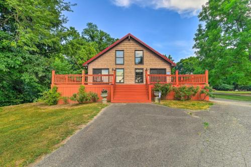 Battletown House | Ohio River Views Home with Fireplace and Deck!