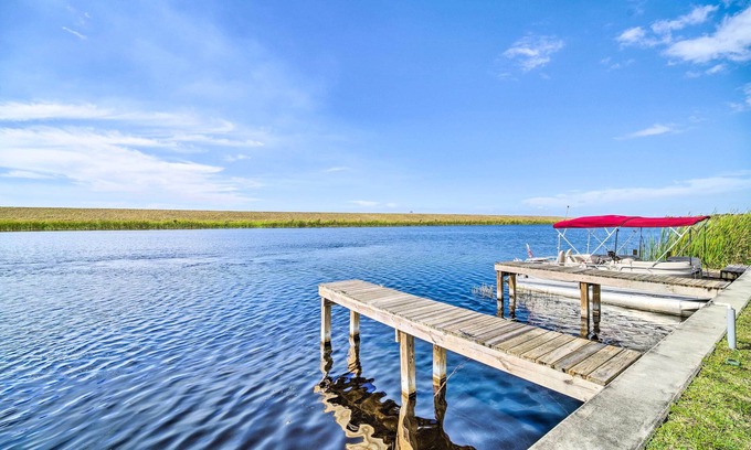 Okeechobee Cabin | Okeechobee Cabin in Waterfront Community w/Dock!