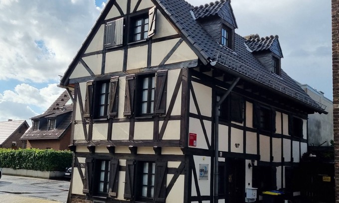 Zundorf House | old romantic half-timbered house near the Rhine