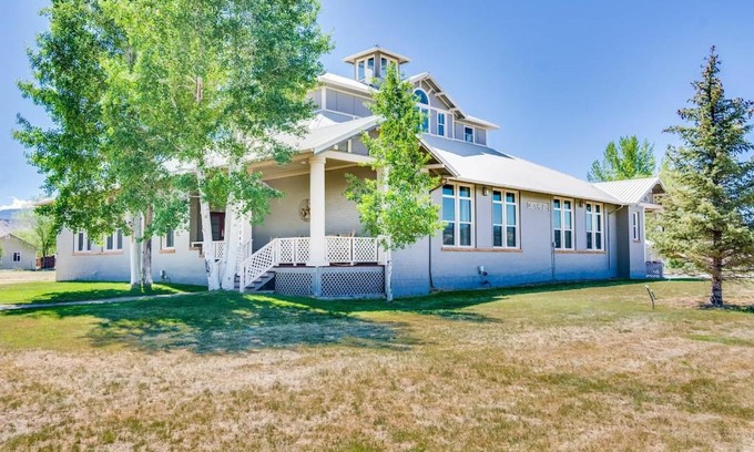 Vernal Cabin | Old School Lodge