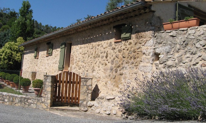 Cotignac Cottage | Old sheepfold with view of the village and its cliffs