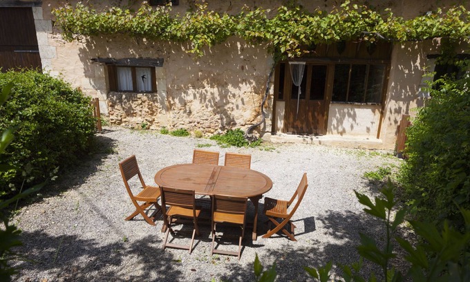Villamblard Cottage | Old Stone Cottages in Peaceful, Rural Setting