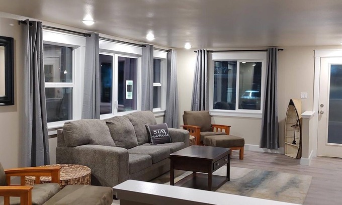 Florence Condo | Old Town Florence getaway, walking distance to shops and restaurants.