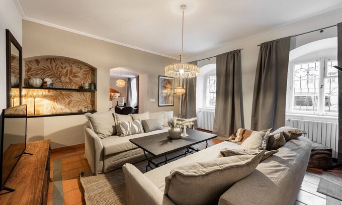Prague 1 Apartment | Old Town Stylish 3 BDR Apartment Next to Charles Bridge
