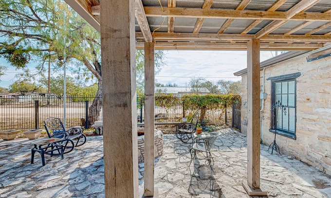 Brackettville House | Old-world home full of modern amenities with gas grill & AC - dog-friendly