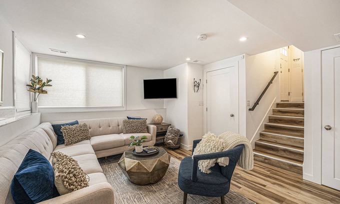 Arvada House | Olde Town Arvada Cozy Getaway