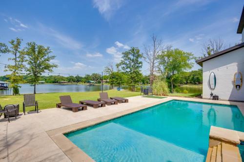 Malakoff House | On Cedar Creek Reservoir Malakoff Home with Pool!