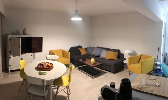 Le Mourillon Apartment | On the edge of the Lido Mourillon beach, renovated apartment.