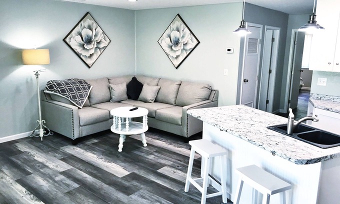 Fairfield Glade Condo | One level condo/King bed, WiFi- sleeps 4