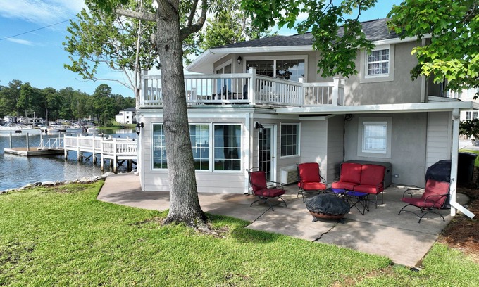 Chapin Cottage | One of a Kind, "Gazebo" Cottage on Beautiful Lake Murray, SC.