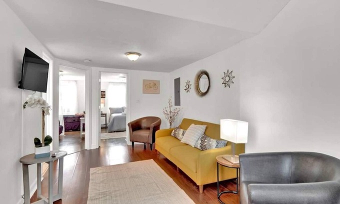 Norris Square Apartment | Open Flat by Park & Metro