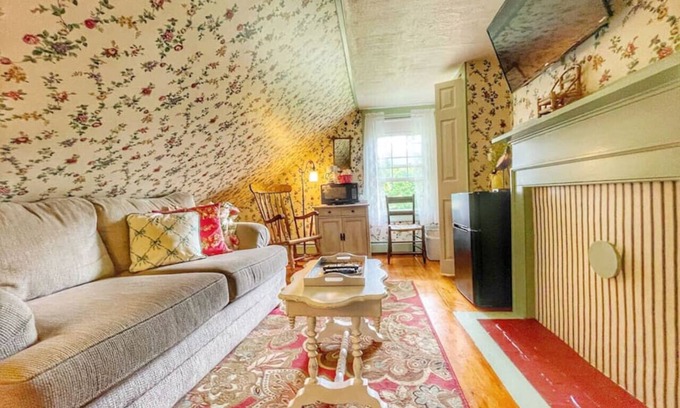 Trenton Hotel | Open Hearth Inn Suite 3 - 10 min to Acadia!