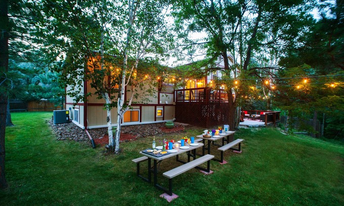 Rockrimmon House | Open Thanksgiving week! Gated Retreat on premier property Dog Friendly!