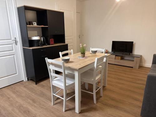 Saint-Bonnet-de-Four House | Orange - FR-1-489-561