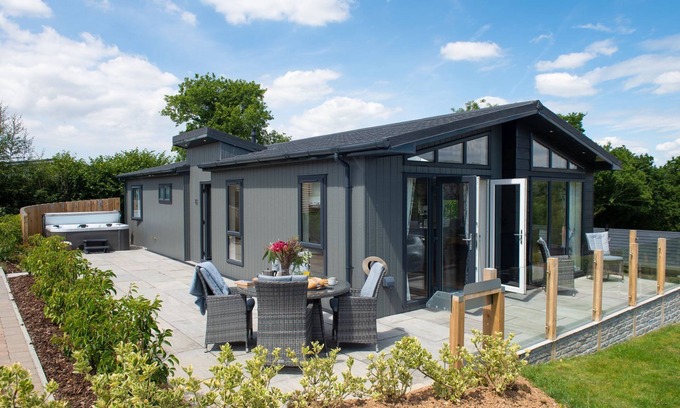 Lifton House | Orchid Lodge, 23 Roadford Lake Lodges