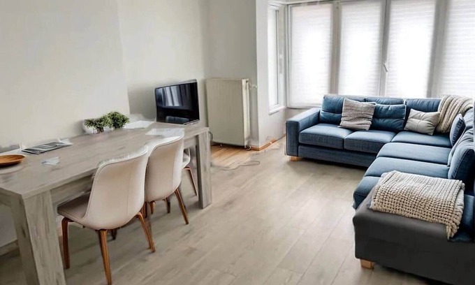 Charleroi Apartment | Orléan 41 (B) center-train station-airport