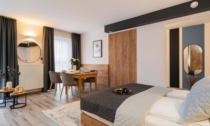 Ursus Apartment | ORSO Apartment with king size bed