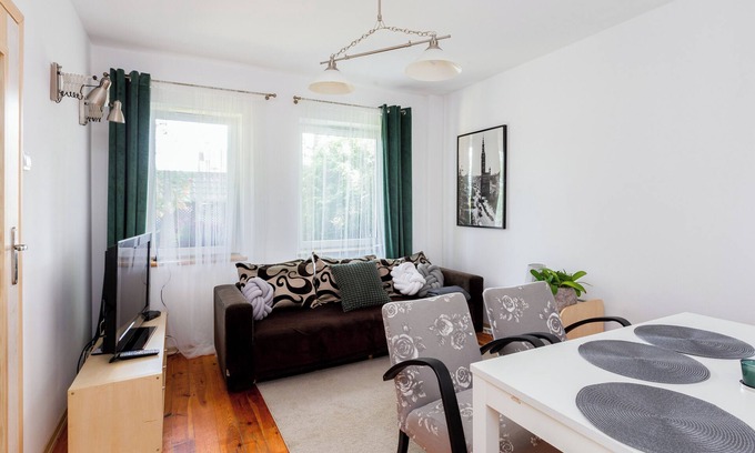 Gdansk Apartment | Orunia Apartment with Garden
