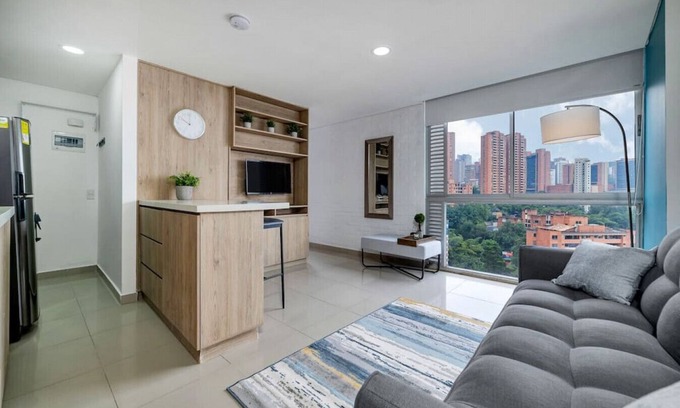 El Tesoro Apartment | Oslo 2403 - 24th floor apartment-city view 5mins lleras park