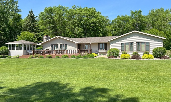 Ottertail House | Ottertail Lodge, Ottertail Lake Minnesota