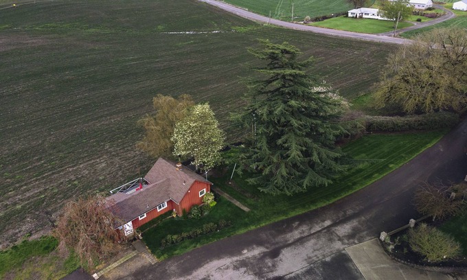 Saint Paul Cottage | Our Cottage on Champoeg located in St. Paul, Oregon