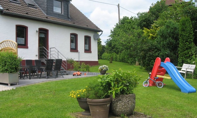 Halenfeld House | Our house with 7 rooms offers you a lot of space for your vacation on 120m2