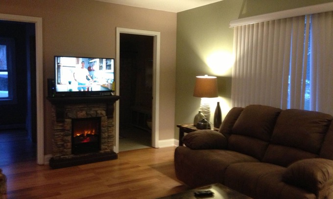 Browns Lake Cottage | Our little place by the lake- Ski Alpine or Wilmot in Winter!