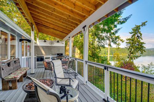 West Hills House | Outdoor Kitchen and Canal Views Cabin in Quilcene!