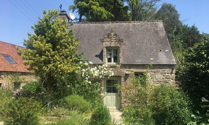 Le Vieux-Marche Cottage | Oven house at the Manoir de Goaz Froment (2 people)