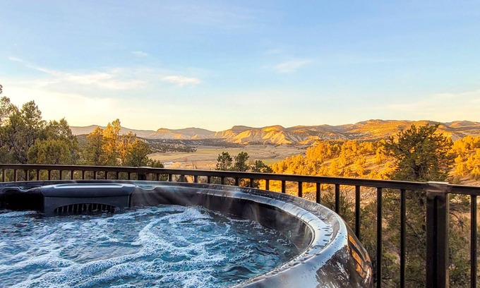 Orderville House | Overlook Casita | Private Hot tub | Zion NP