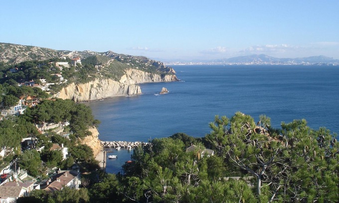 Ensues-la-Redonne Cottage | Overlooking the little port, 60 m2 gîte with incredible view, large garden