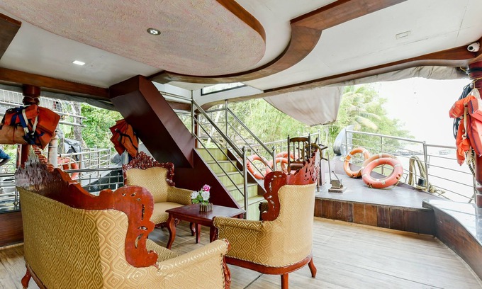 Ambalapuzha Hotel | OYO 23482 Sht Symphony Premium Sharing Houseboat